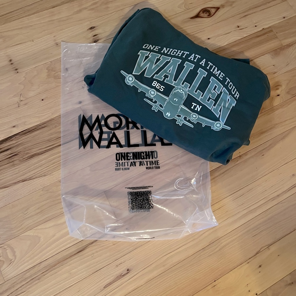Morgan Wallen concert hoodie from the one night at a time world tour and bag